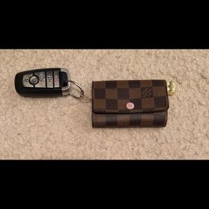 Louis Vuitton 6 Key Holder